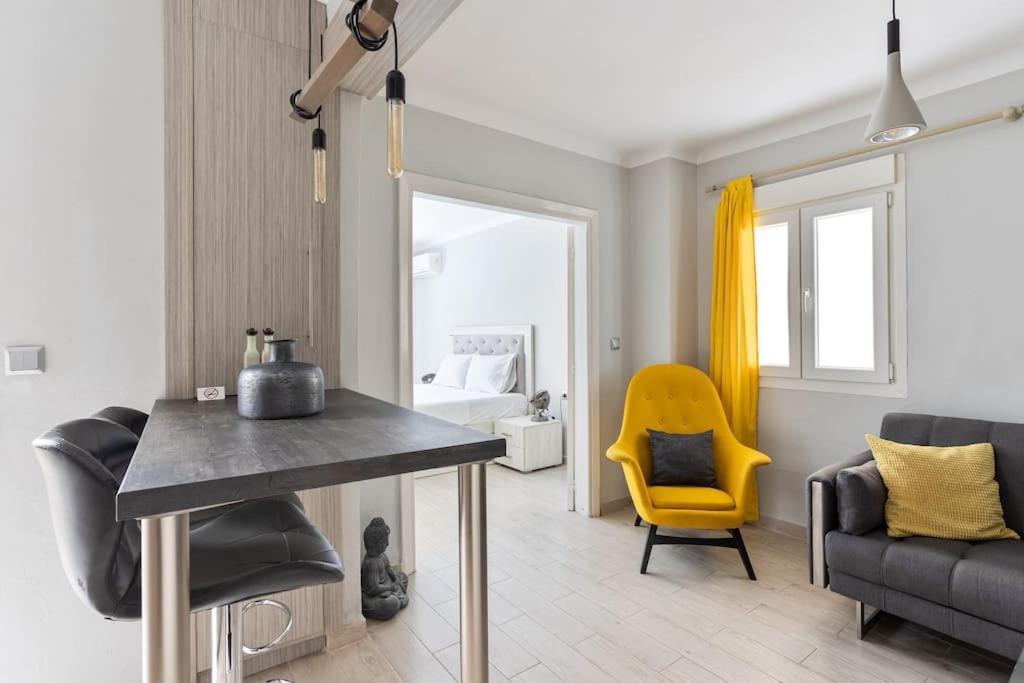 Modern Lifestyle In The Heart Of The Apartment Thessaloniki