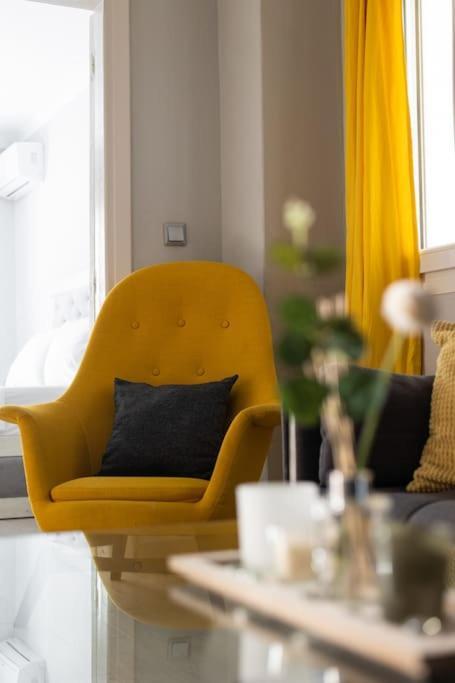 Modern Lifestyle In The Heart Of The * Thessalonique