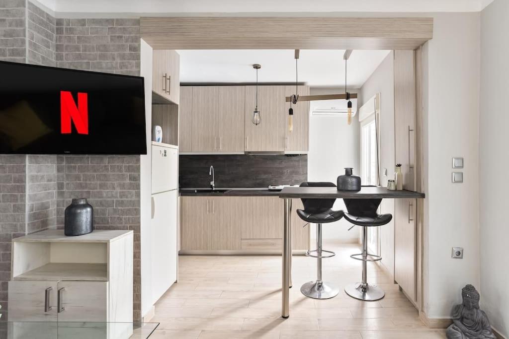 Modern Lifestyle In The Heart Of The Thessalonique
