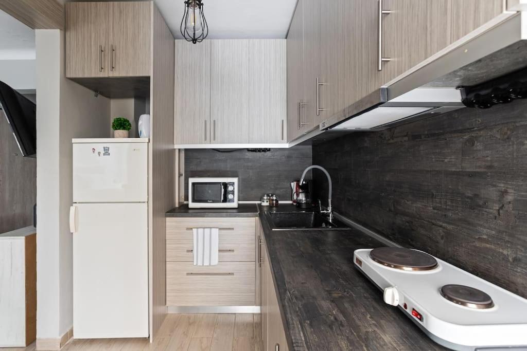 Modern Lifestyle In The Heart Of The Thessalonique